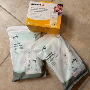 Medela Breast and Medela Milk Storage Bags set- 300 pouches - 6oz